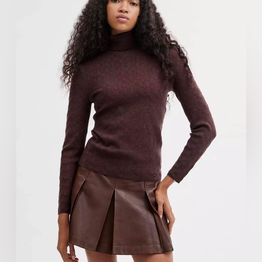 CO119- Coach Lurex Signature Turtleneck Sweater